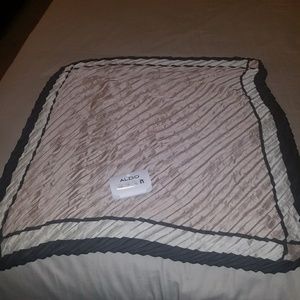 Gwiraven dress scarf from ALDO.